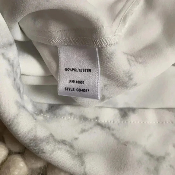 August 1 Eight Marble Shift Sheer Back Dress in White/Gray Size L - Picture 8 of 14